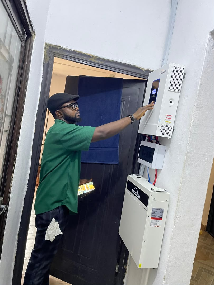 5kwh Lithium ion Battery Coupled With a 6.2kva Hybrid Inverter